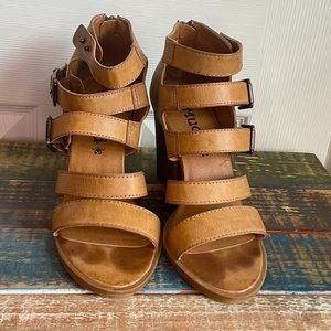 𝅺🌟MUDD Strappy High Heel Sandals - Sz 7 1/2
